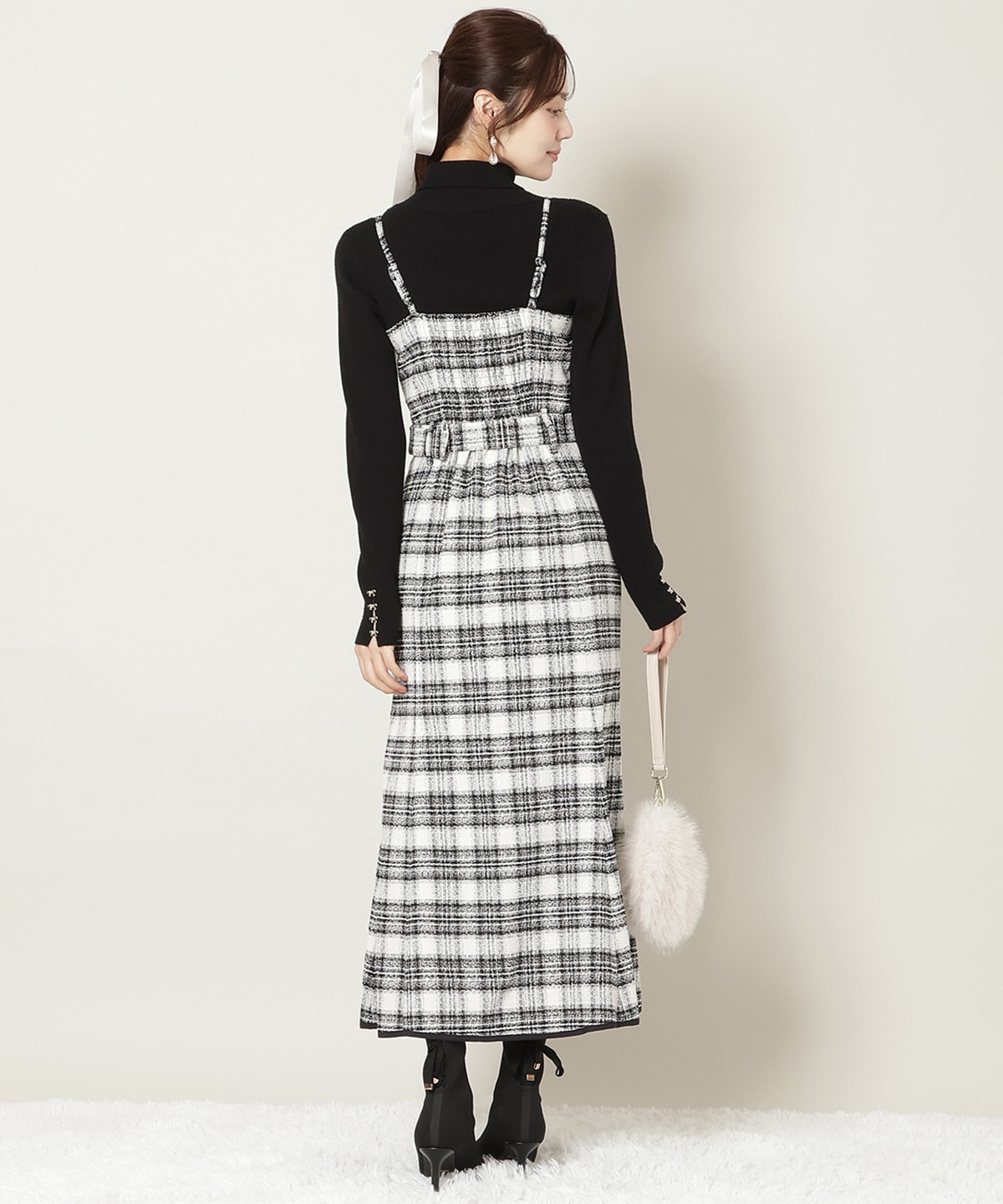 ベルト付きVカットマーメイドキャミワンピース