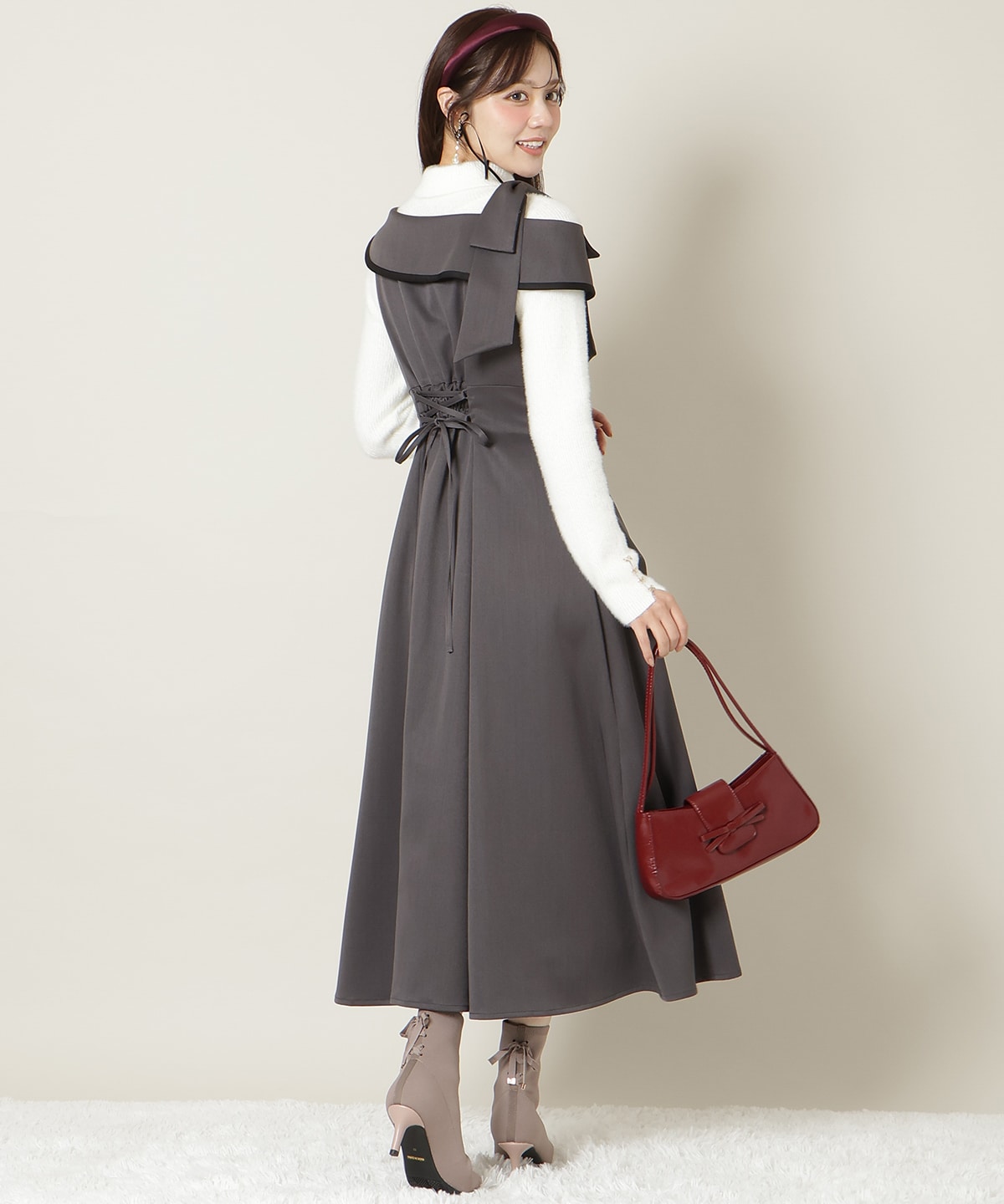 アシンメトリーリボンショルダーワンピース