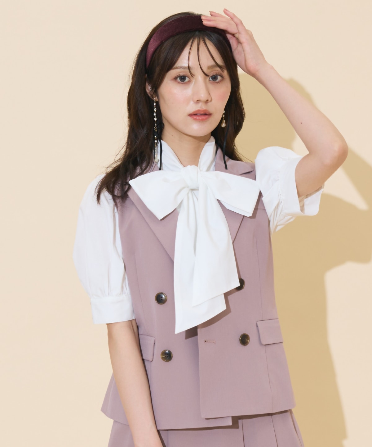 ダブルボタンショートジレ