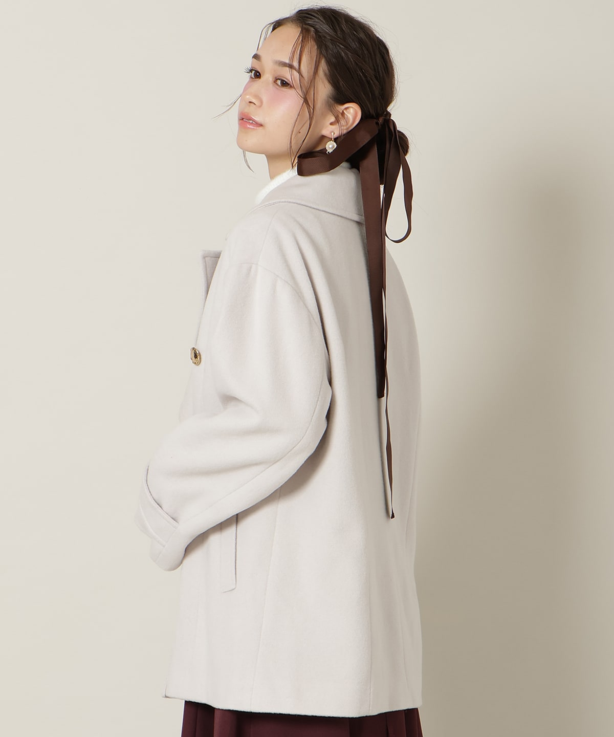 ゴールドボタンミドル丈Ｐコート