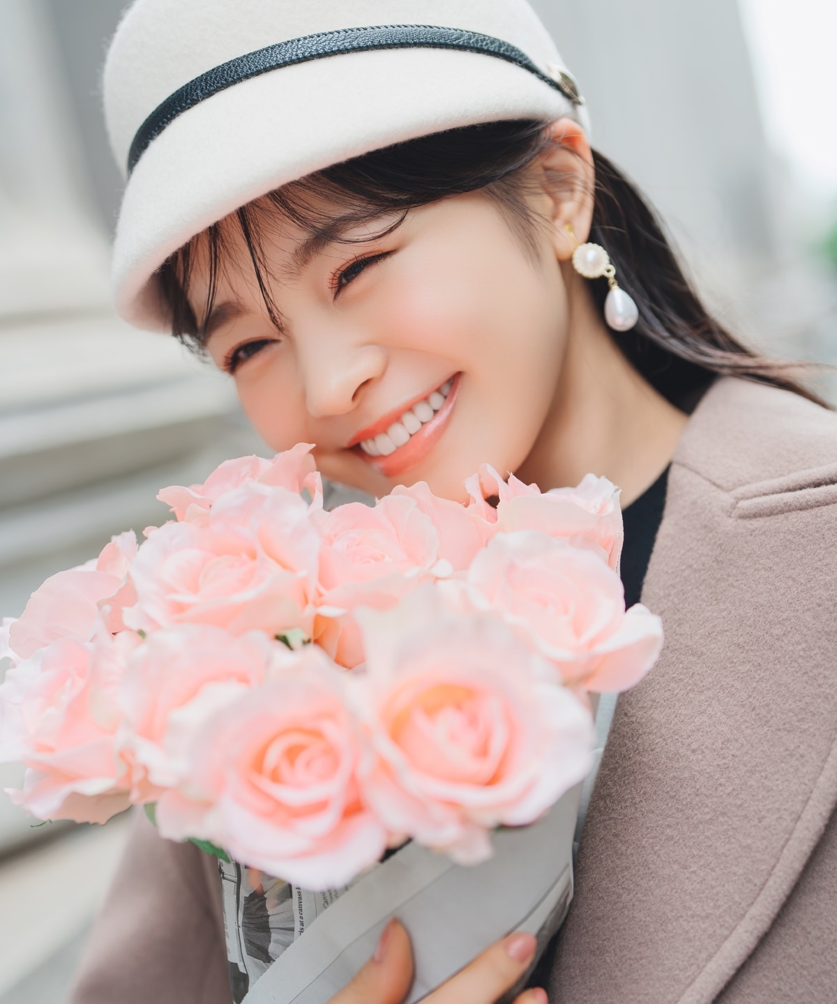 ゴールドボタンミドル丈Pコート