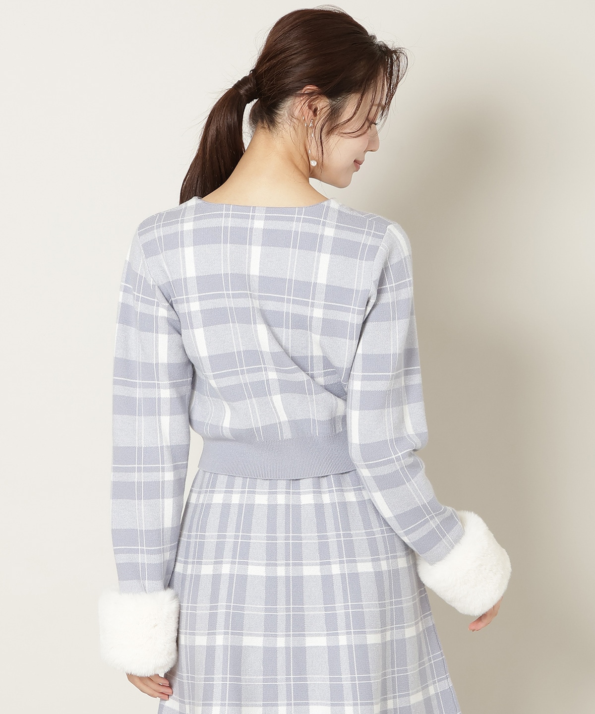 【新色追加】チェック柄ファーカフスカーディガン
