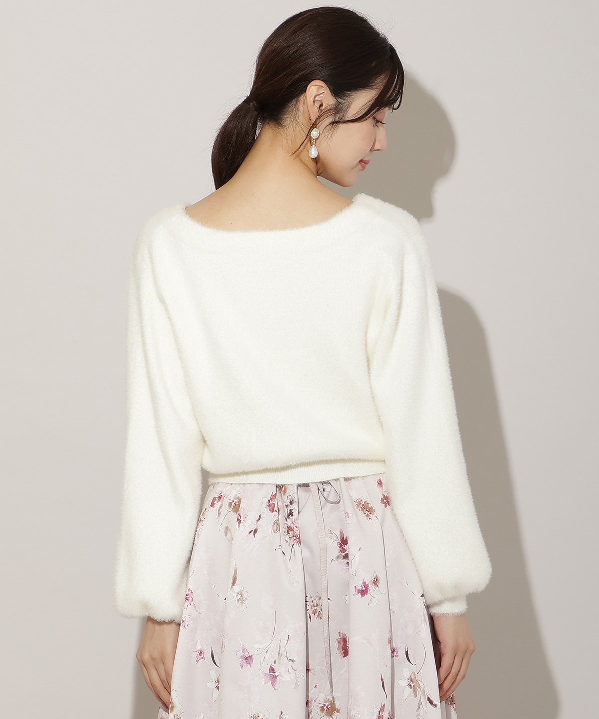 【再入荷予約受付中】アソートボタンラメフェザーカーディガン