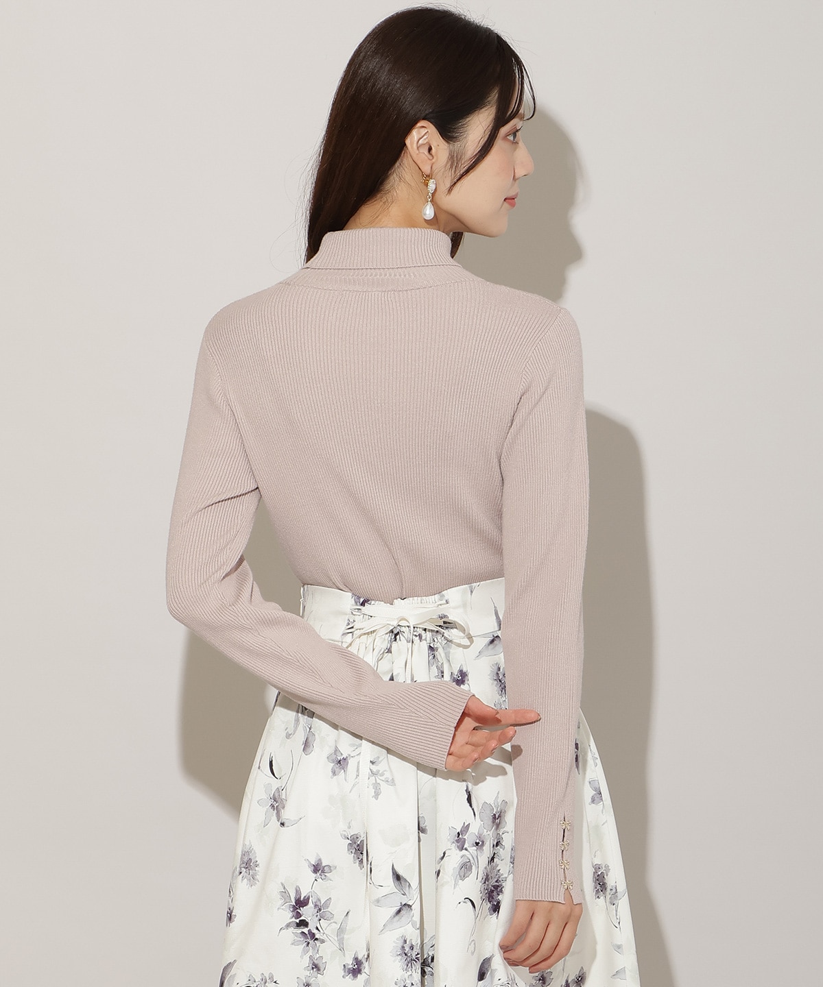 袖口リボンリブタートルニット