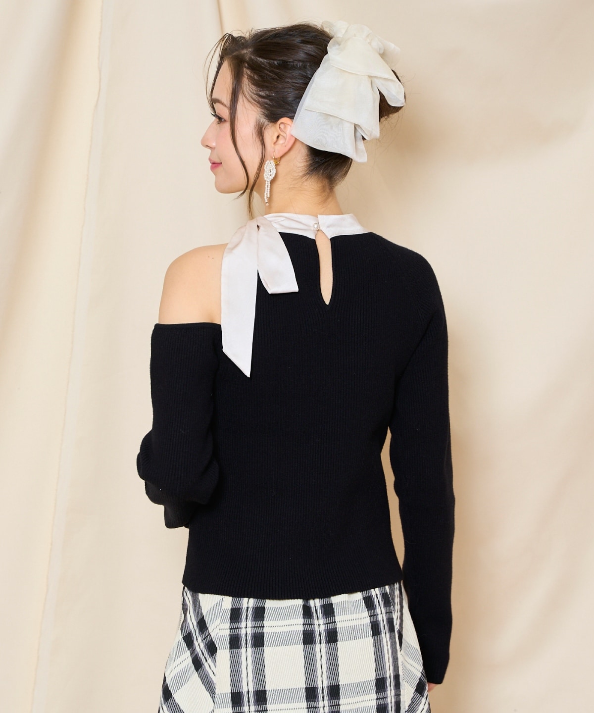 ワンショルリボンタイリブニット