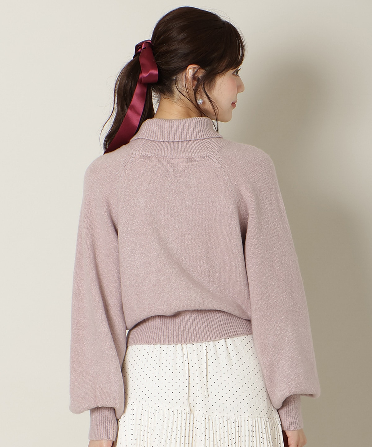 ビジューハイネックニットプルオーバー