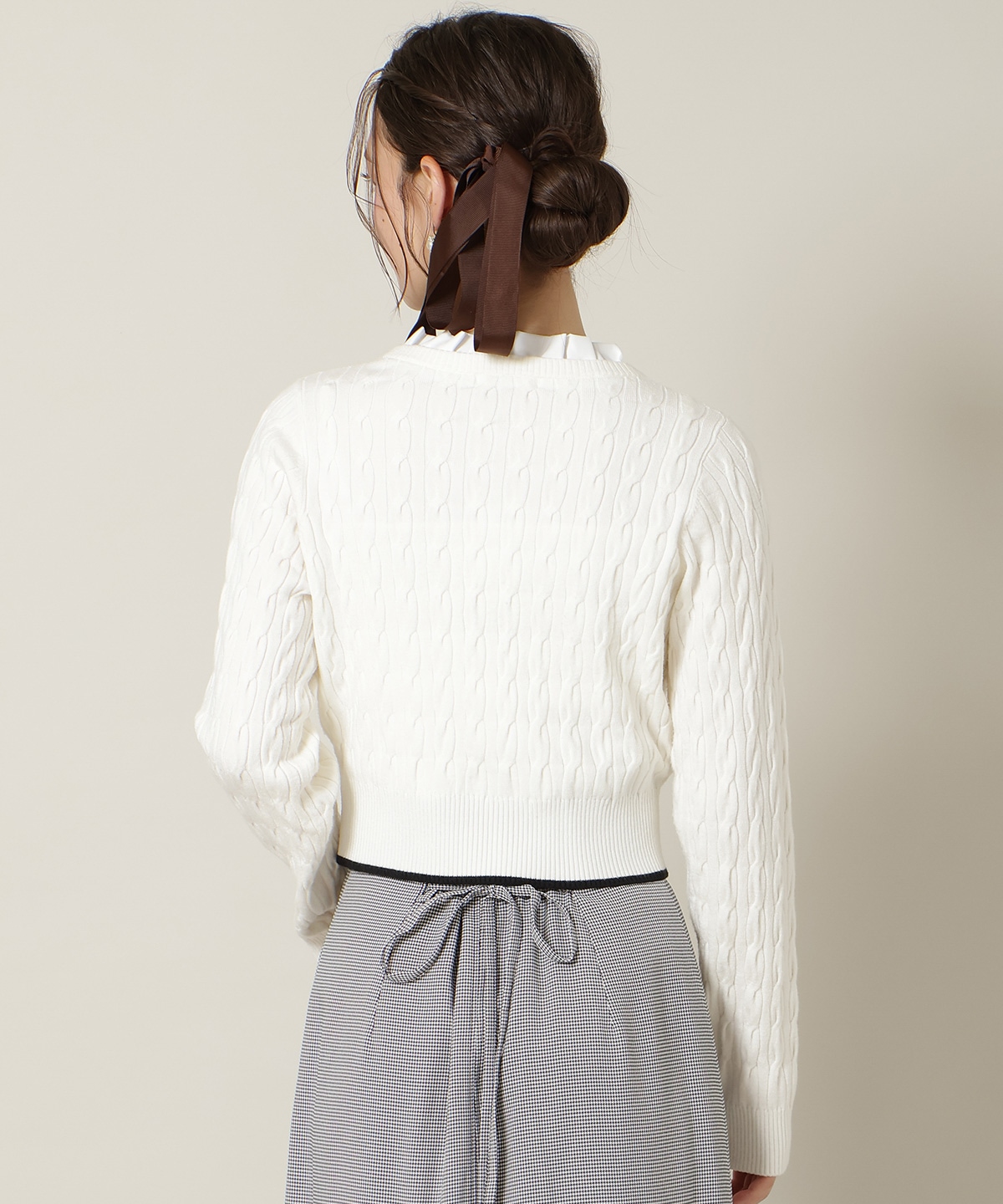 フリルレイヤードケーブルニット