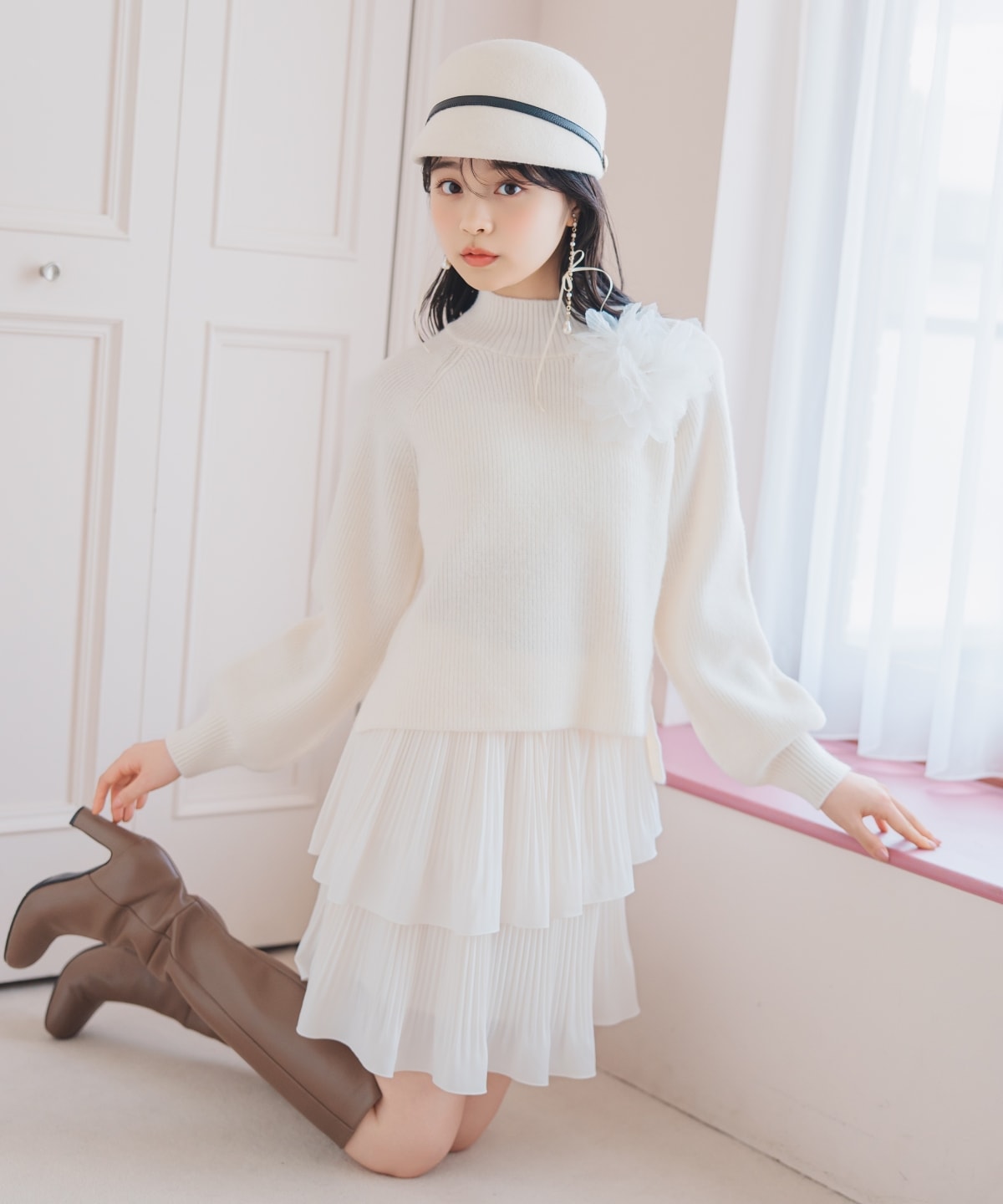 【KNIT PLEATS SET series】フラワーモチーフボトルネックニット