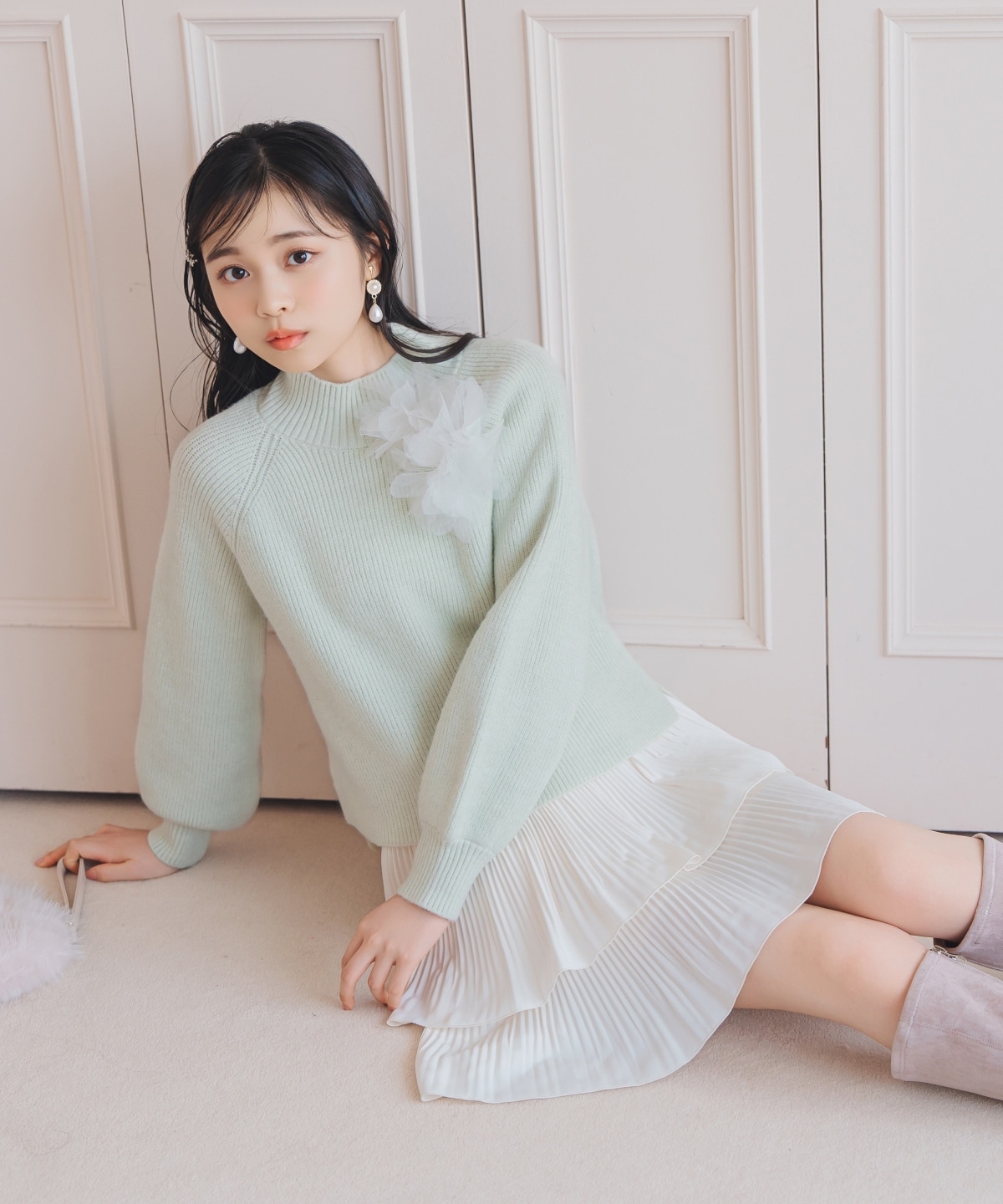 【KNIT PLEATS SET series】フラワーモチーフボトルネックニット