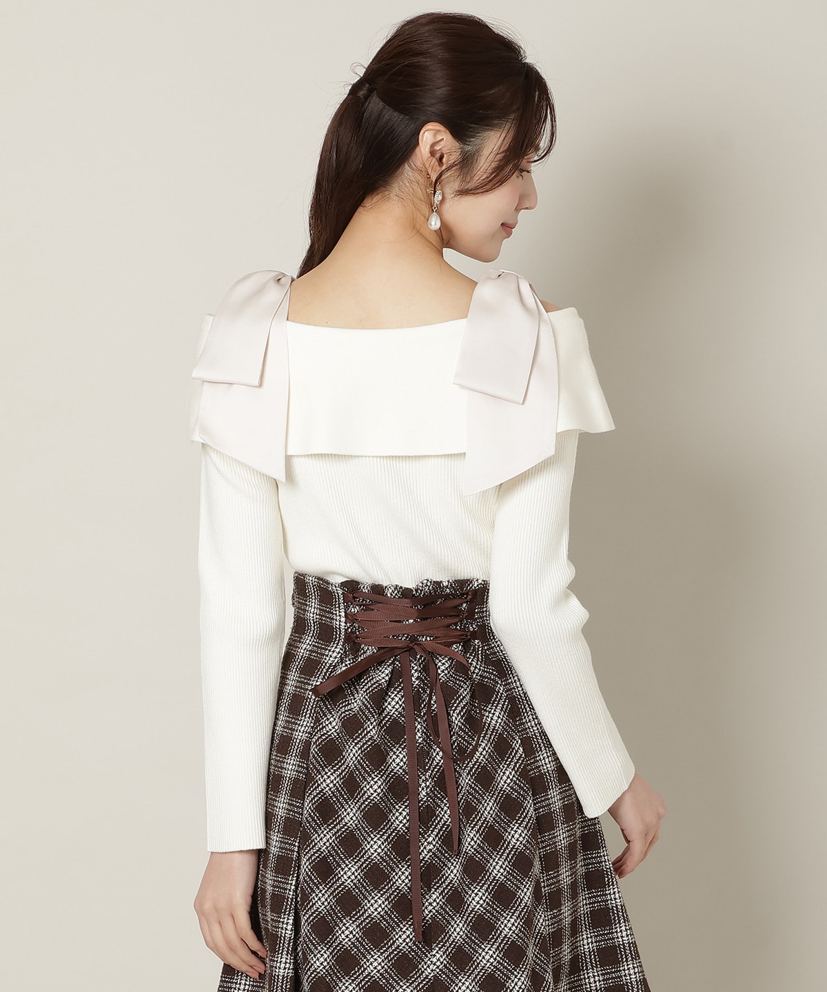 リボンオフショルニットプルオーバー