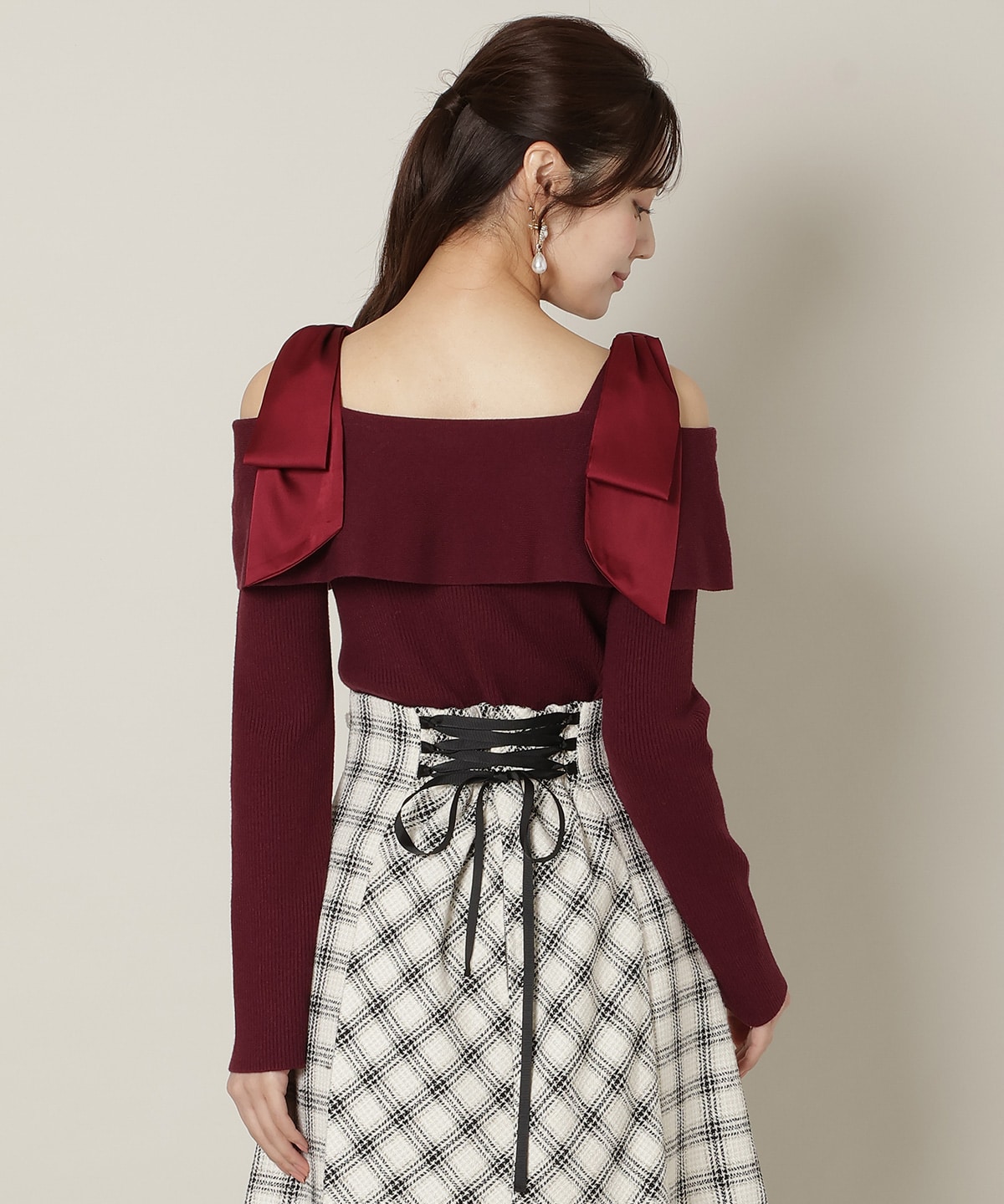 リボンオフショルニットプルオーバー