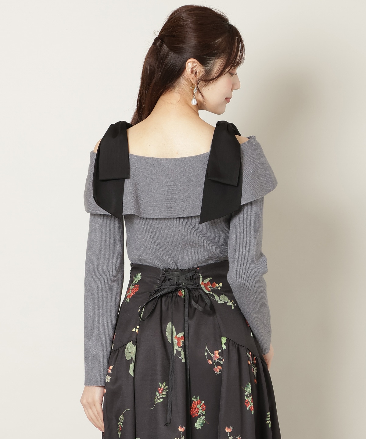 リボンオフショルニットプルオーバー