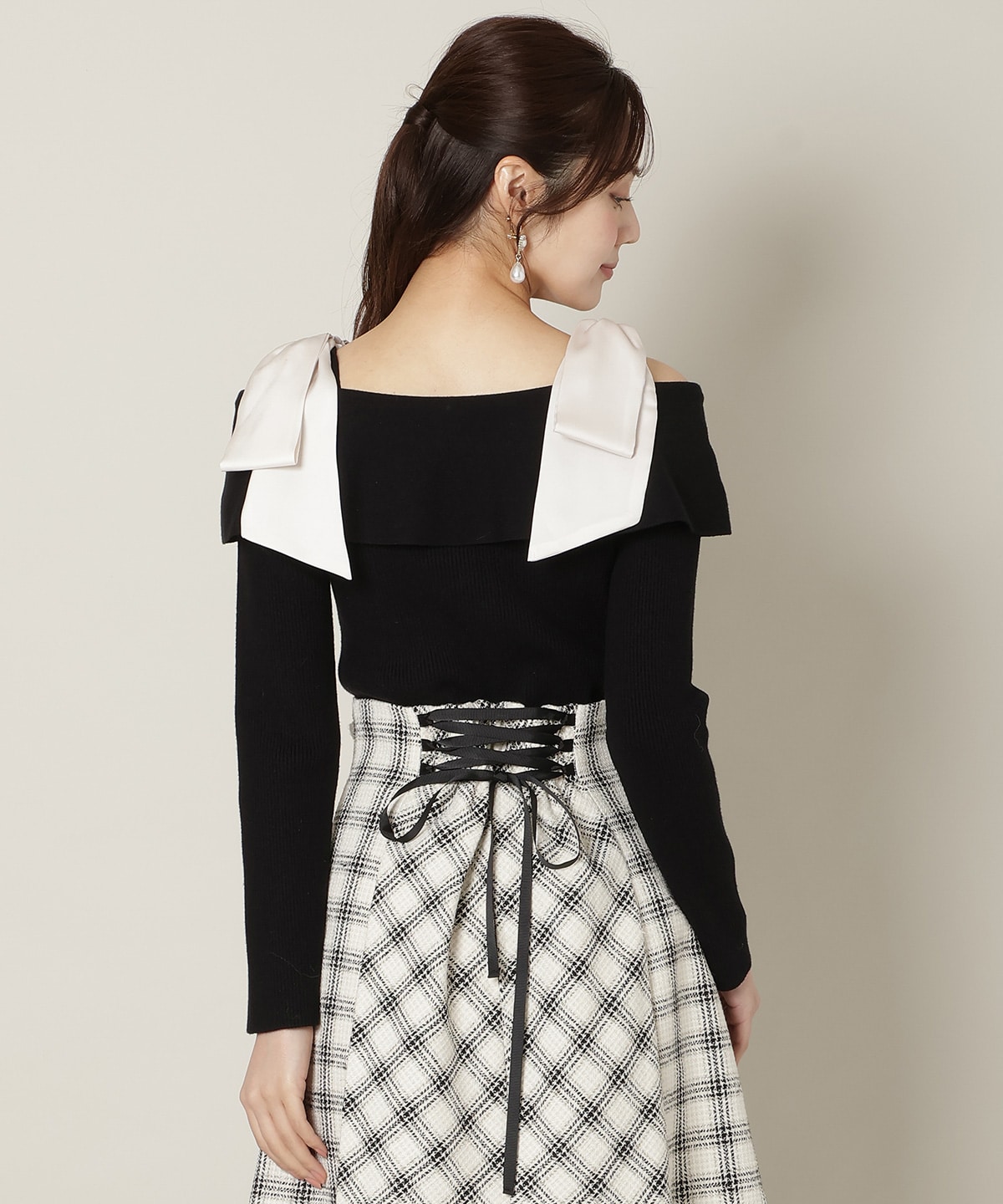 リボンオフショルニットプルオーバー