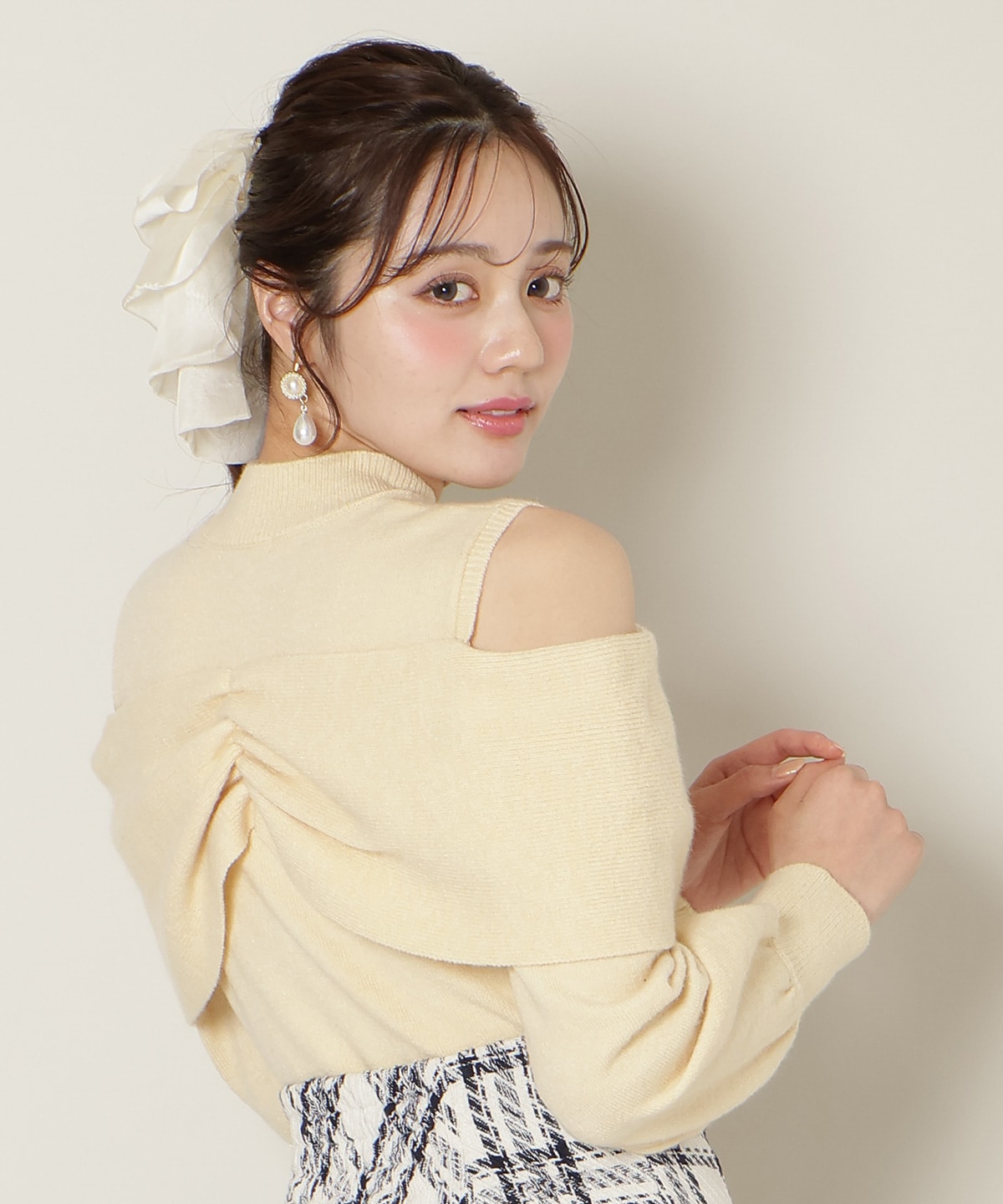 【1/1(thu)10時発売 New Year's Item】ツイストリボンオフショルニット