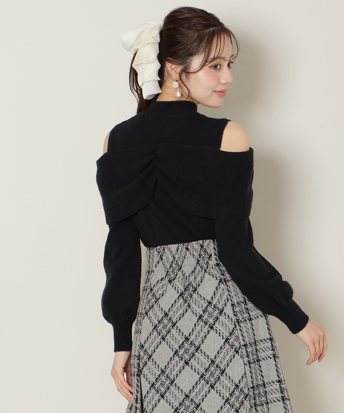 【1/1(thu)10時発売 New Year's Item】ツイストリボンオフショルニット