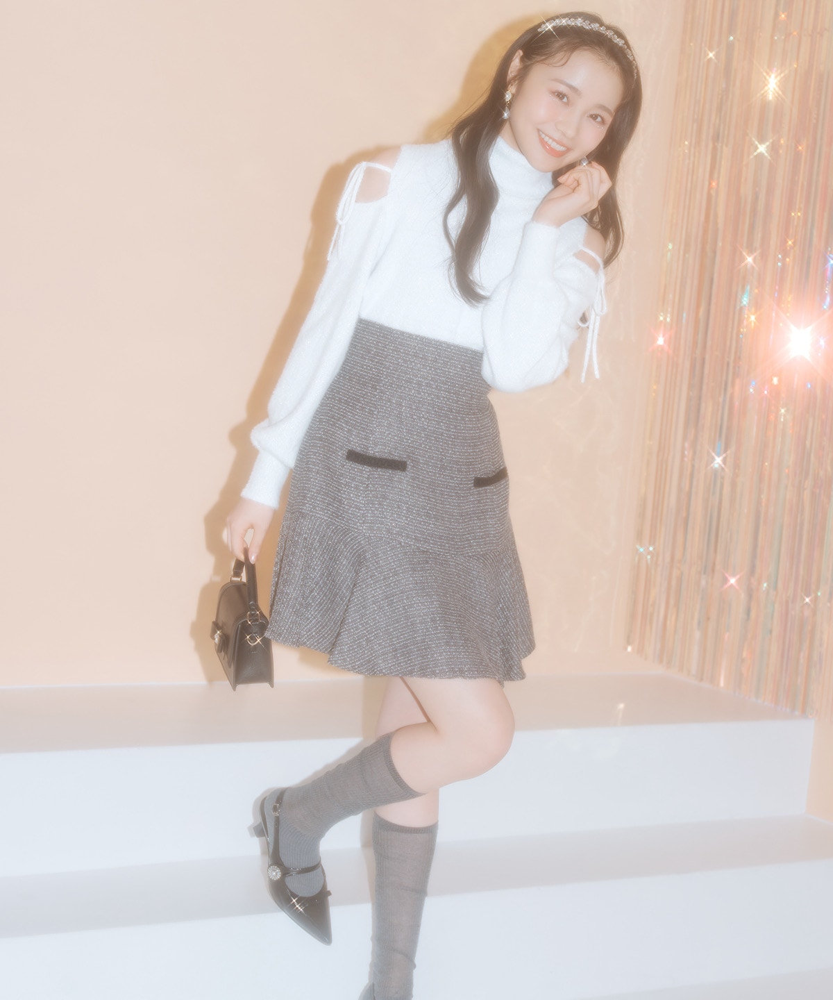 【1/1(thu)10時発売 New Year's Item】オープンショルダーラメフェザーニット