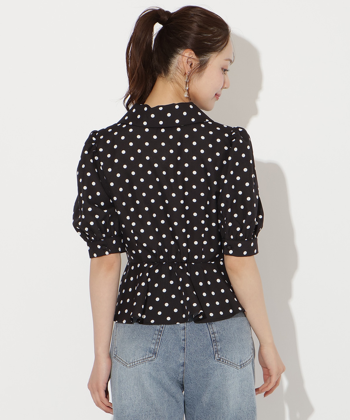 パフスリーブドットブラウス