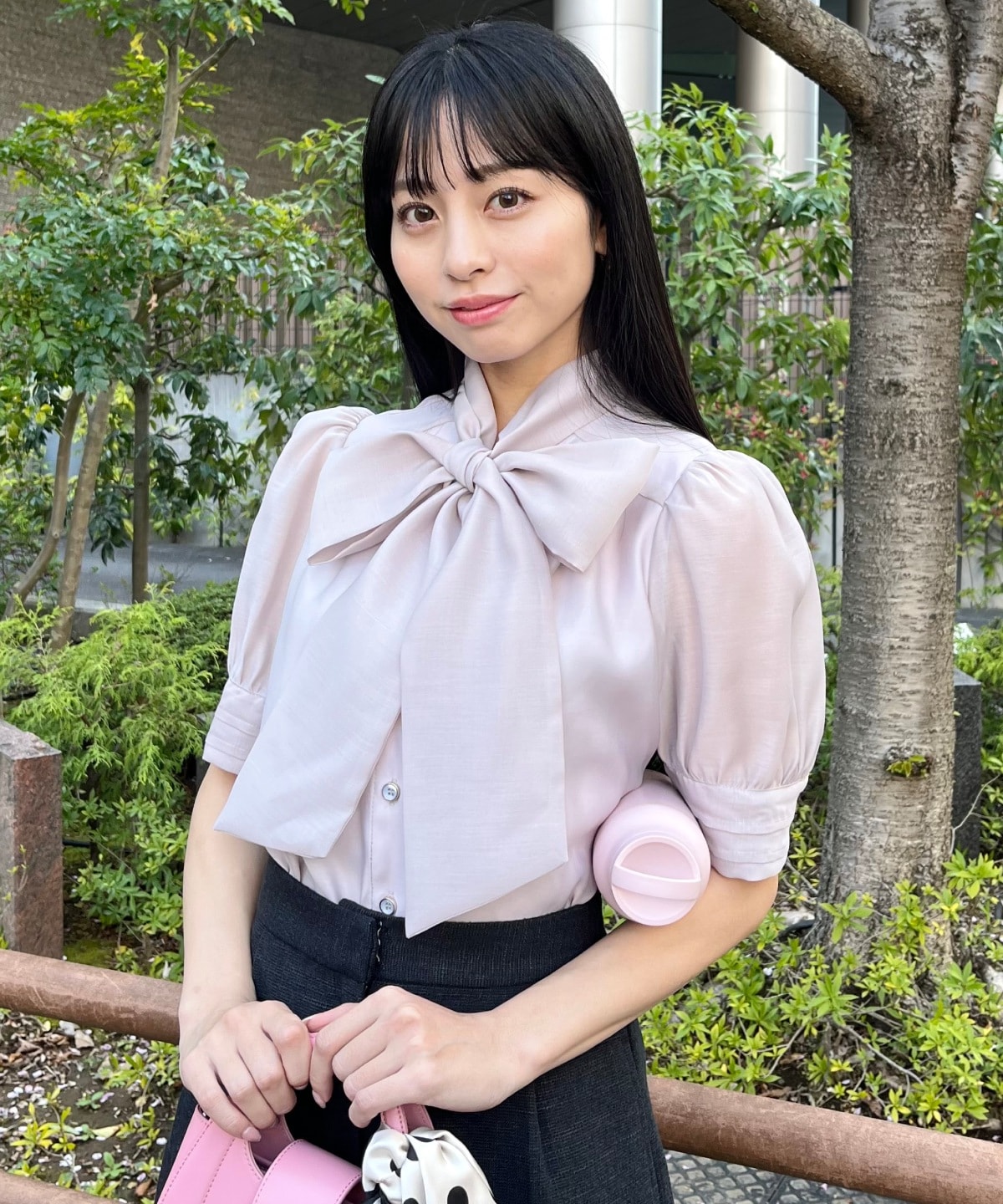 ピンタックカフスリボンタイブラウス