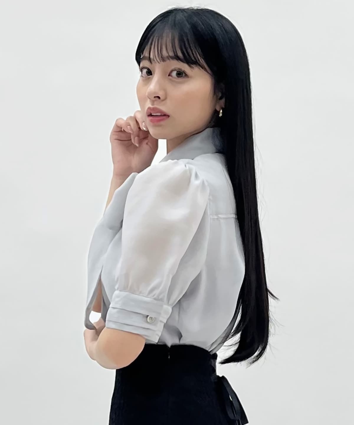 ピンタックカフスリボンタイブラウス