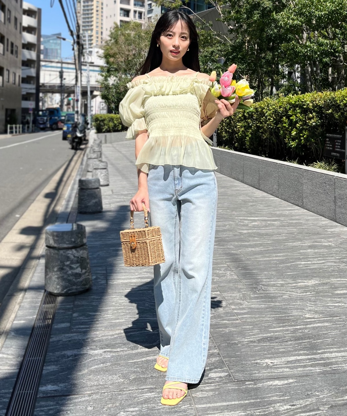 シャーリングペプラムブラウス