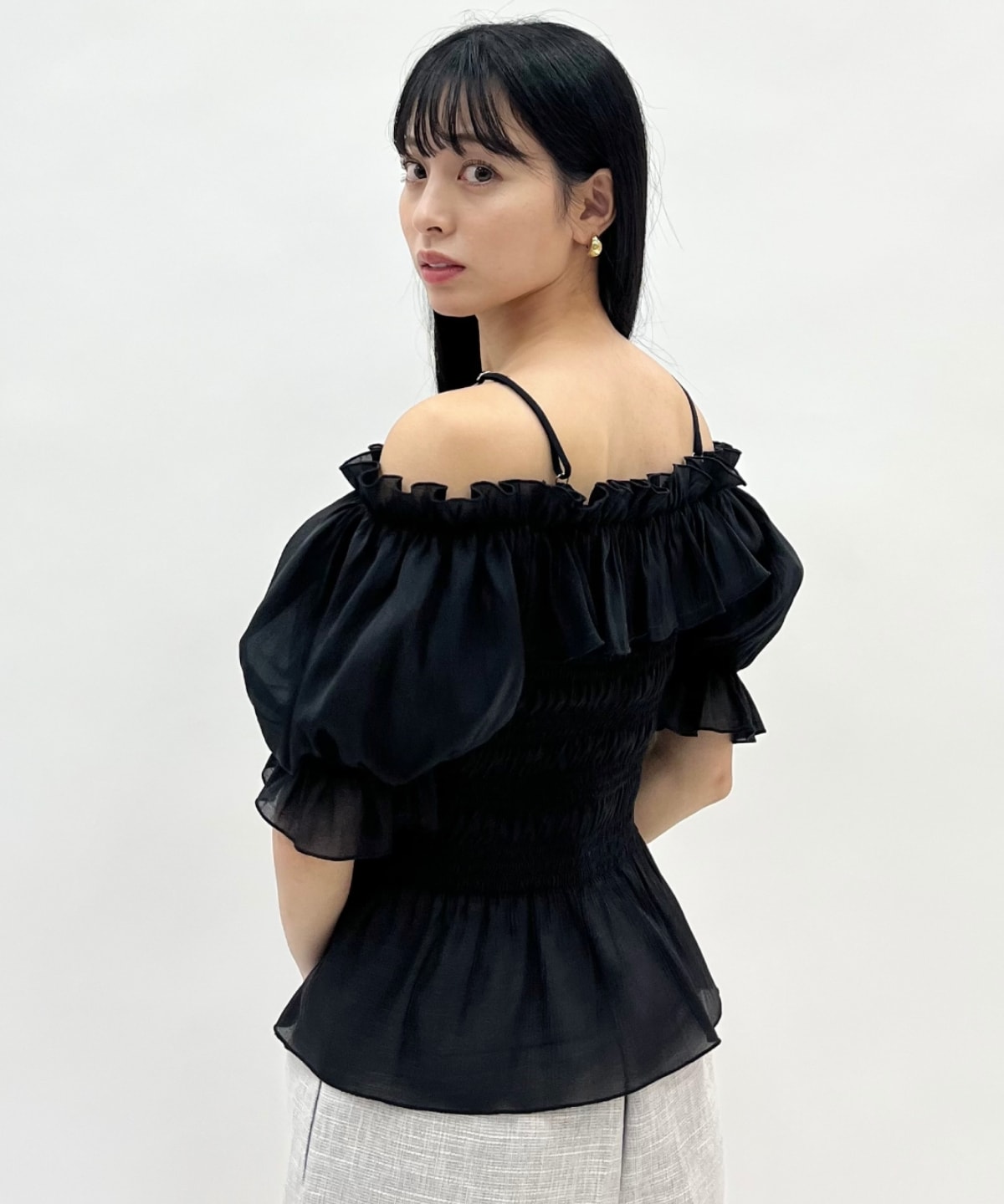 シャーリングペプラムブラウス