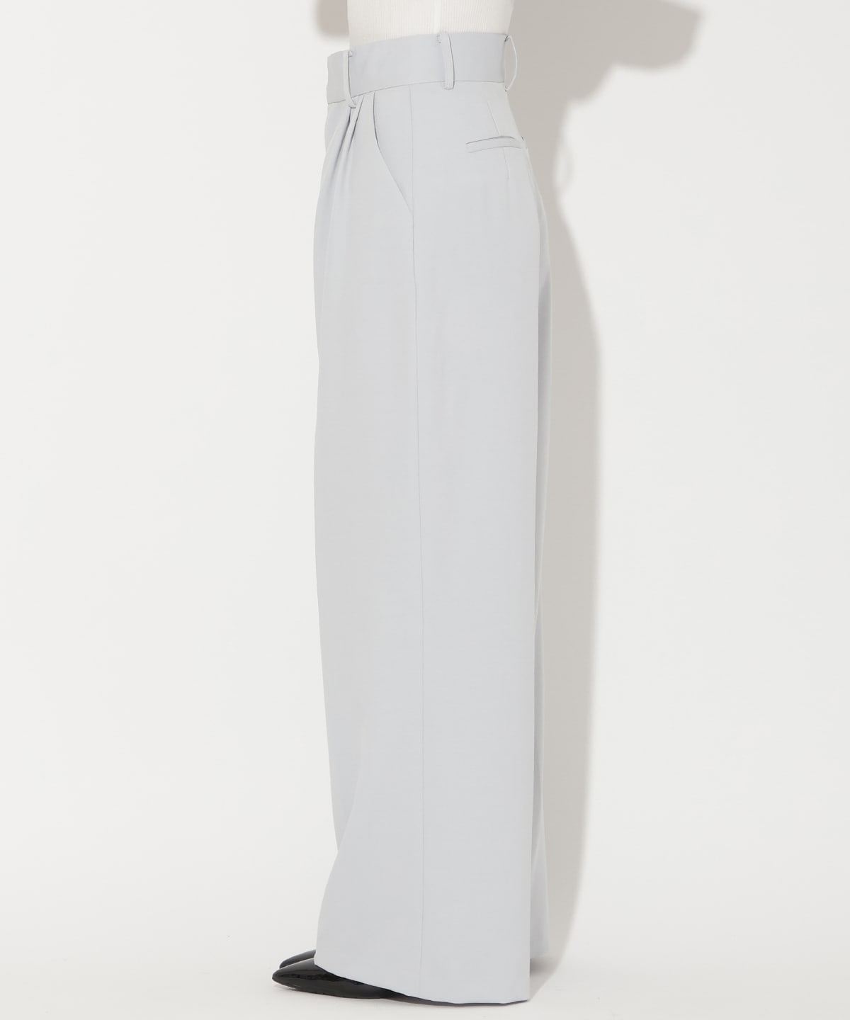 ダブルタックワイドパンツ