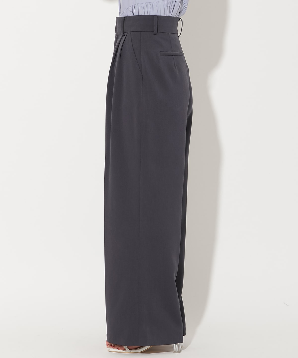 ダブルタックワイドパンツ