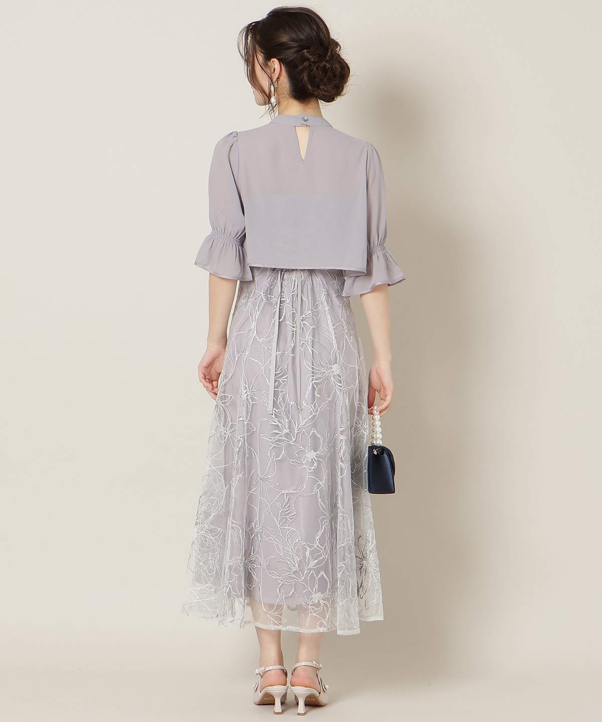 フロントスリットフレアブラウス×フレアレースキャミワンピース