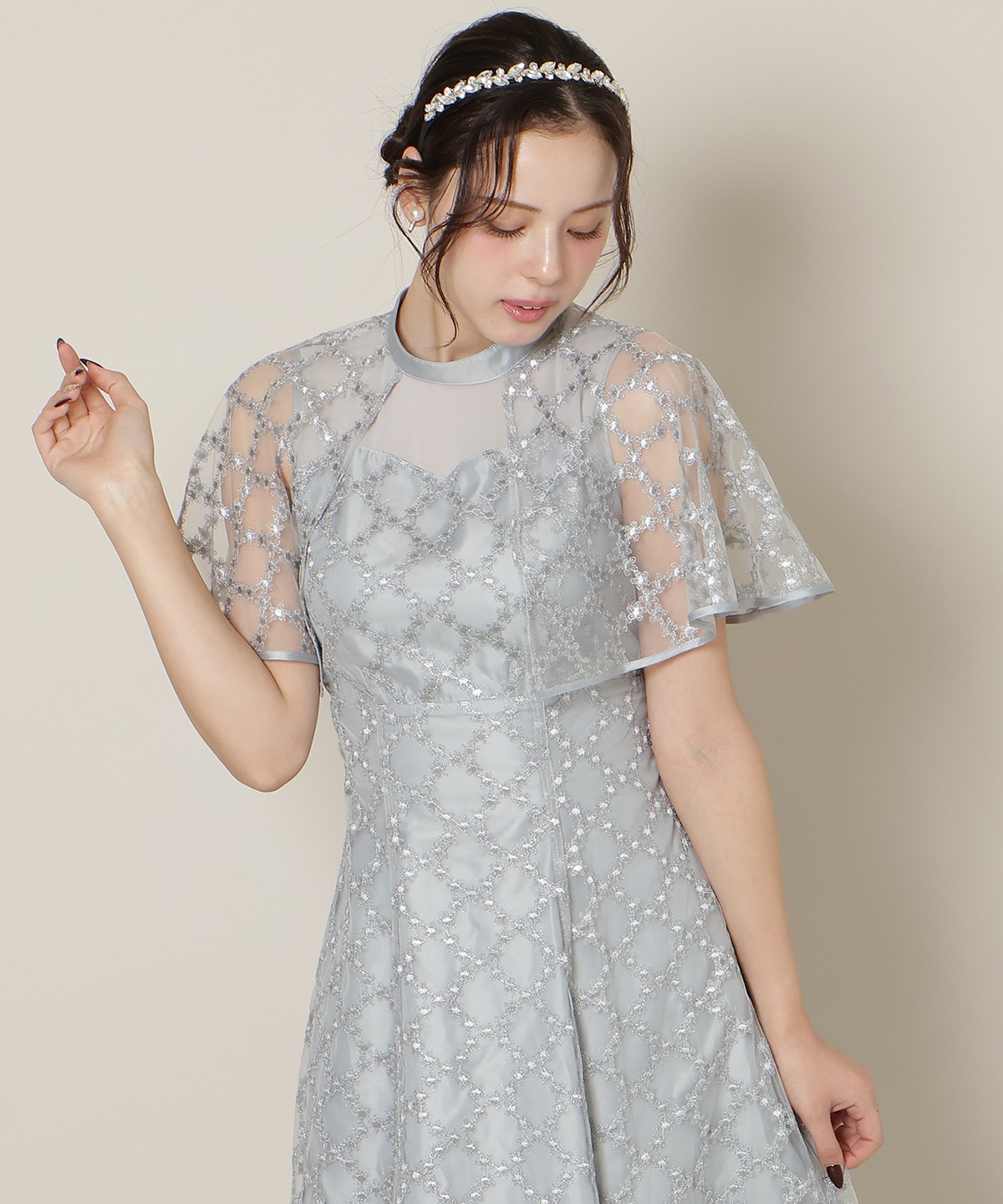 パイピングケープフレアワンピース