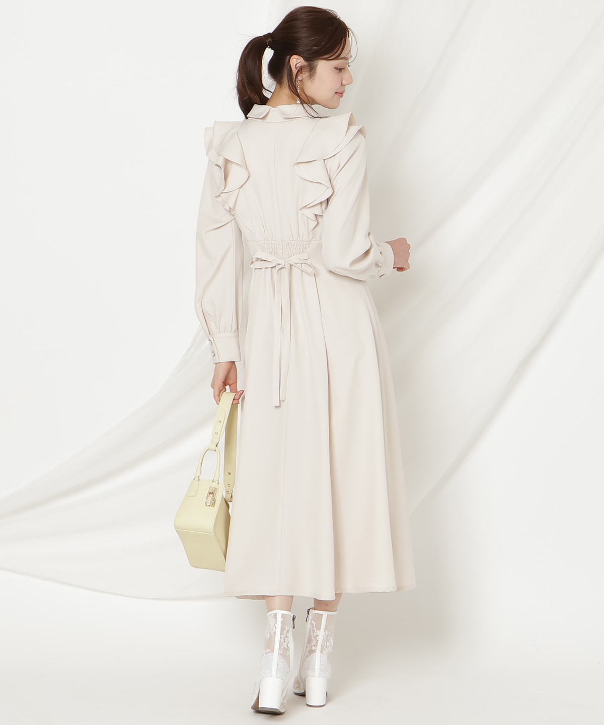 ラッフルリボンタイフレアワンピース