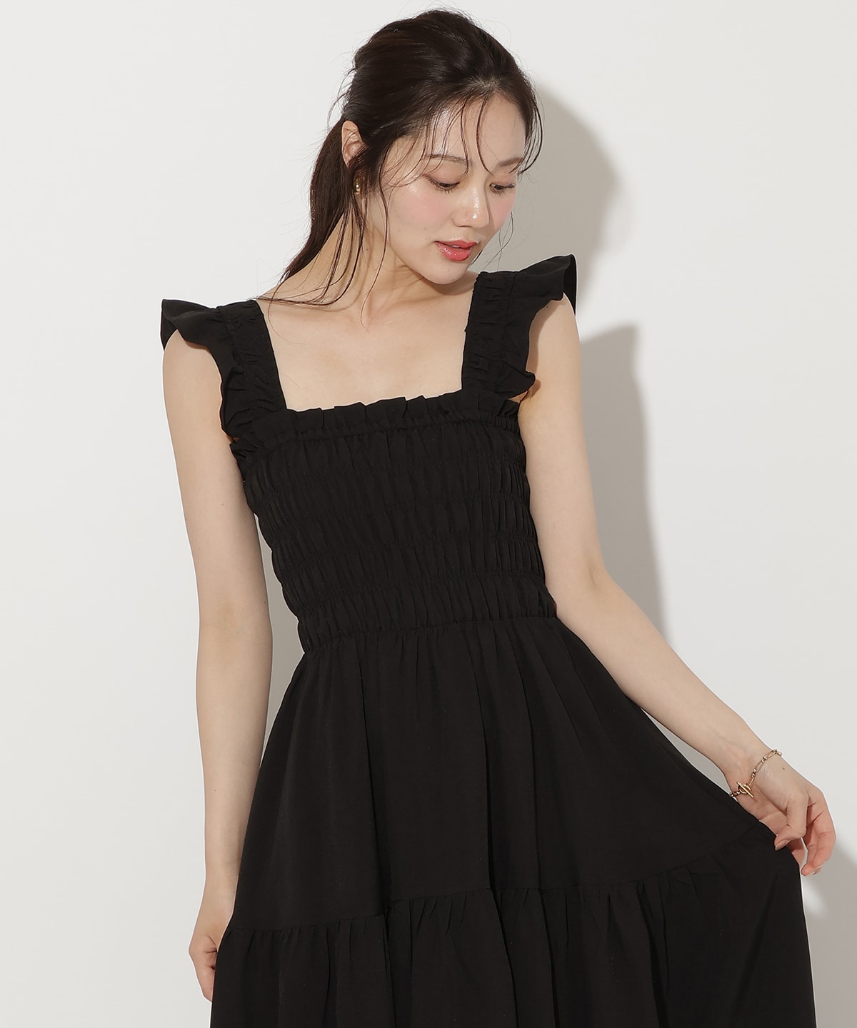 【6/26(fri)10時発売】フリルショルダーシャーリングティアードワンピース
