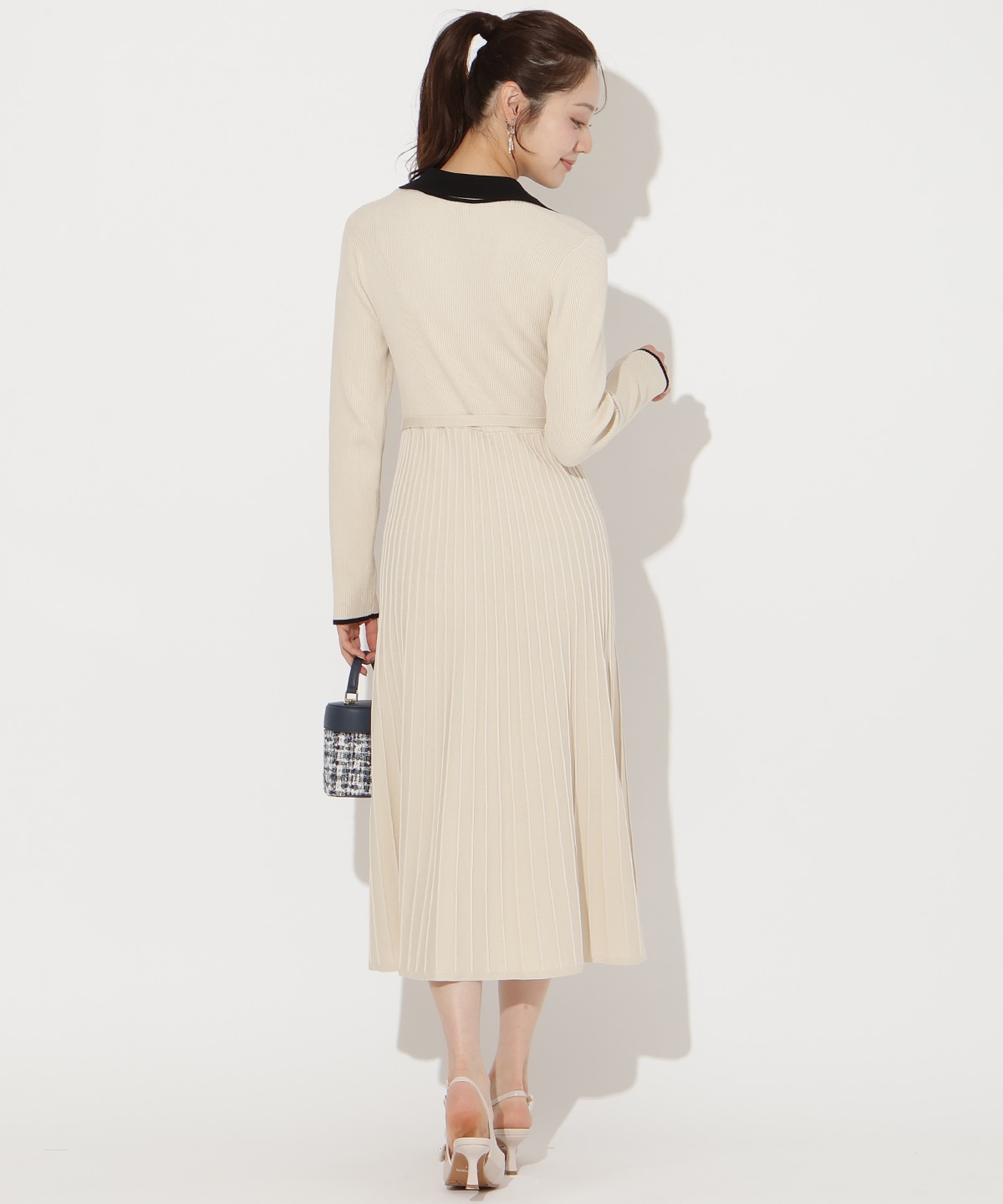 バイカラープリーツニットワンピース