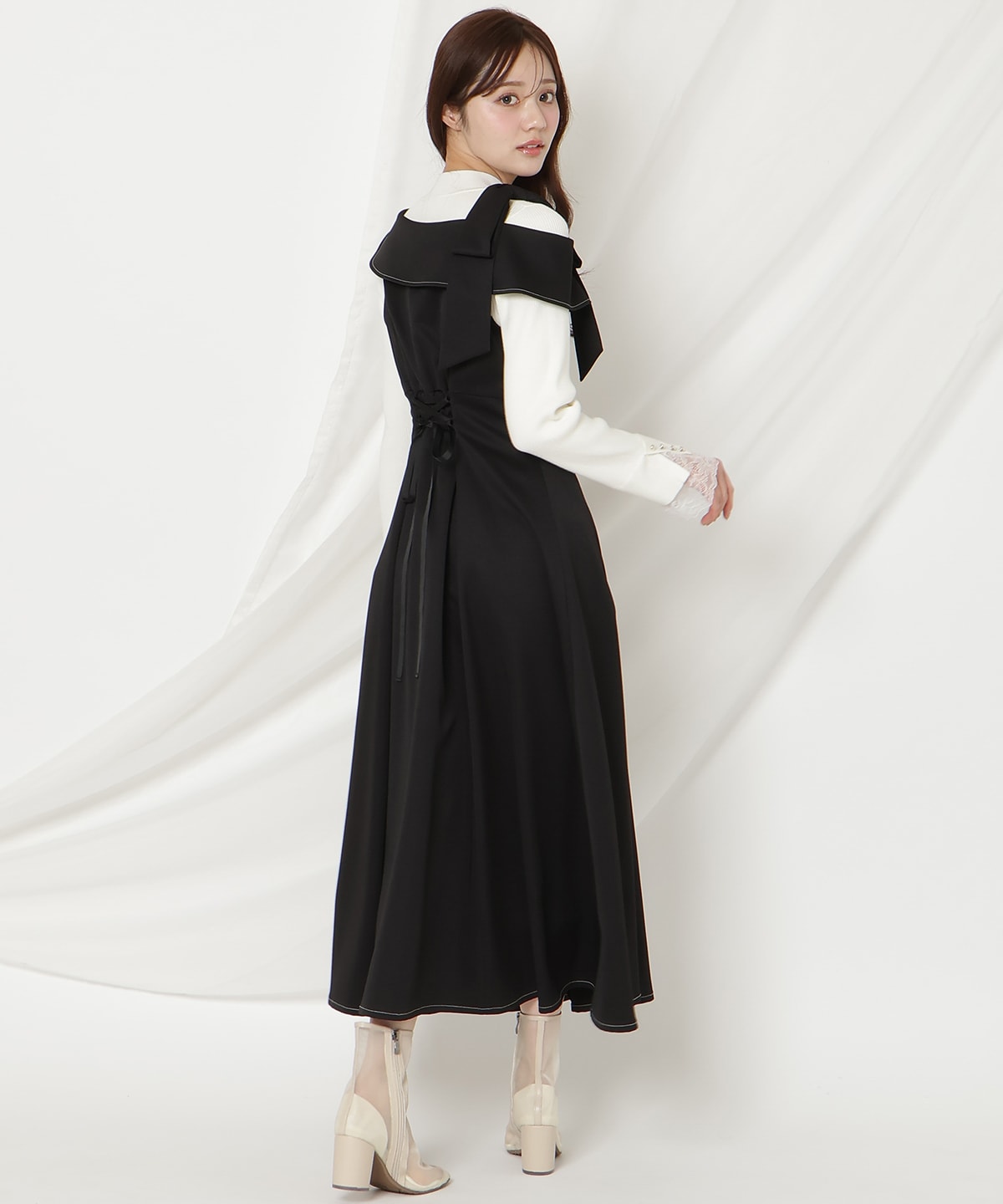 アシンメトリーリボンショルダーワンピース