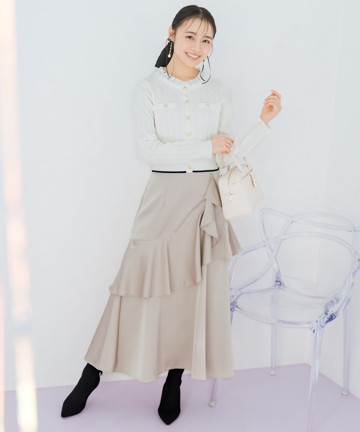 フリルレイヤードケーブルニット