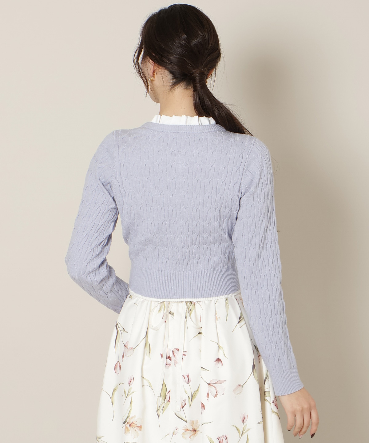 フリルレイヤードケーブルニット