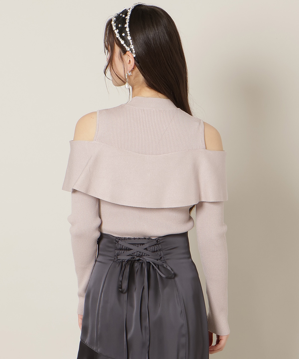 オープンショルダーレイヤードニット