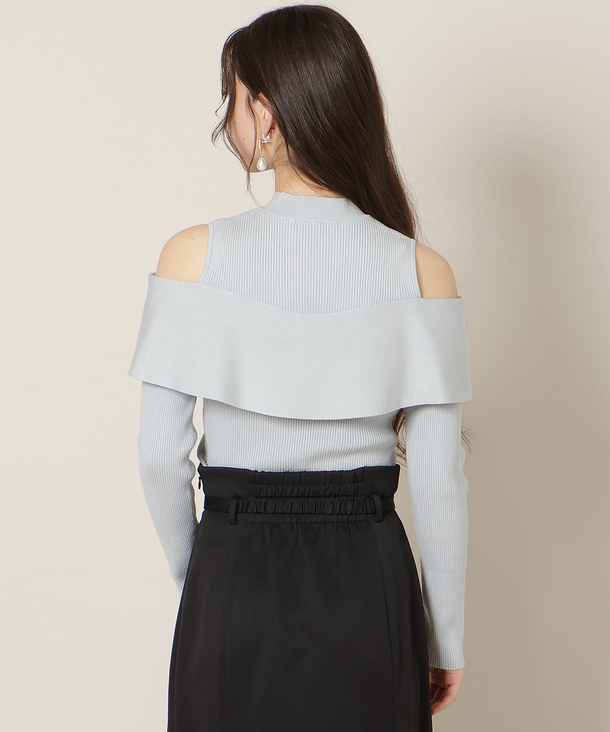 オープンショルダーレイヤードニット