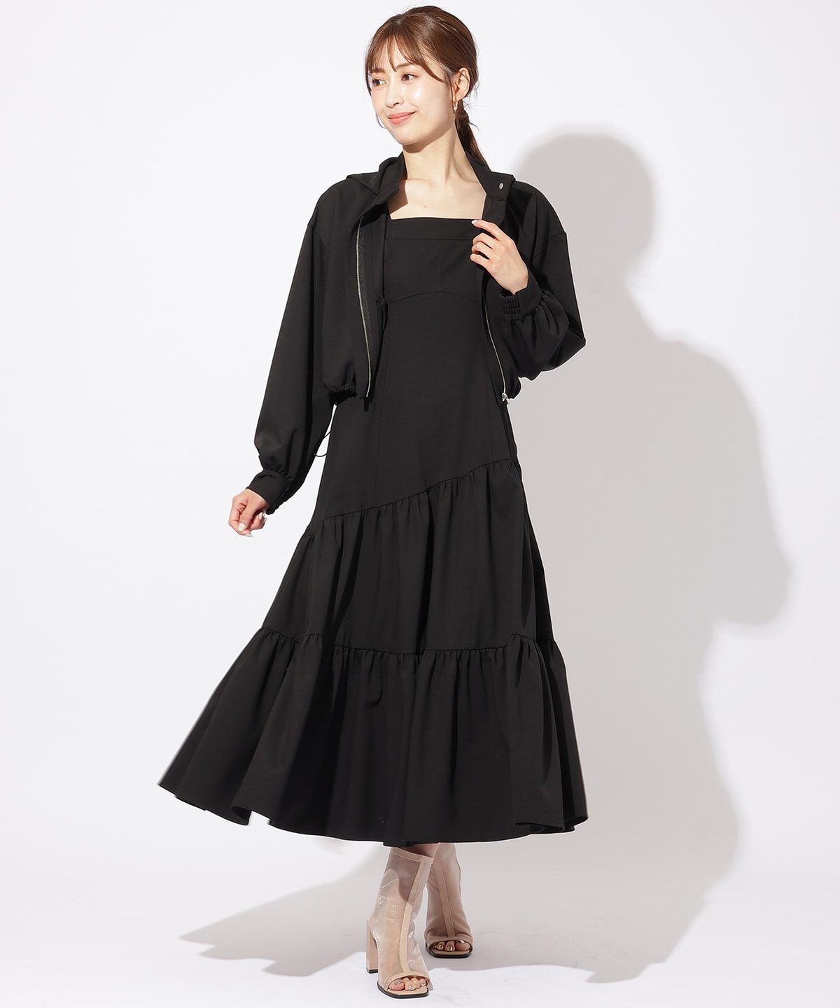 クロップドフーディ＋ティアードワンピース