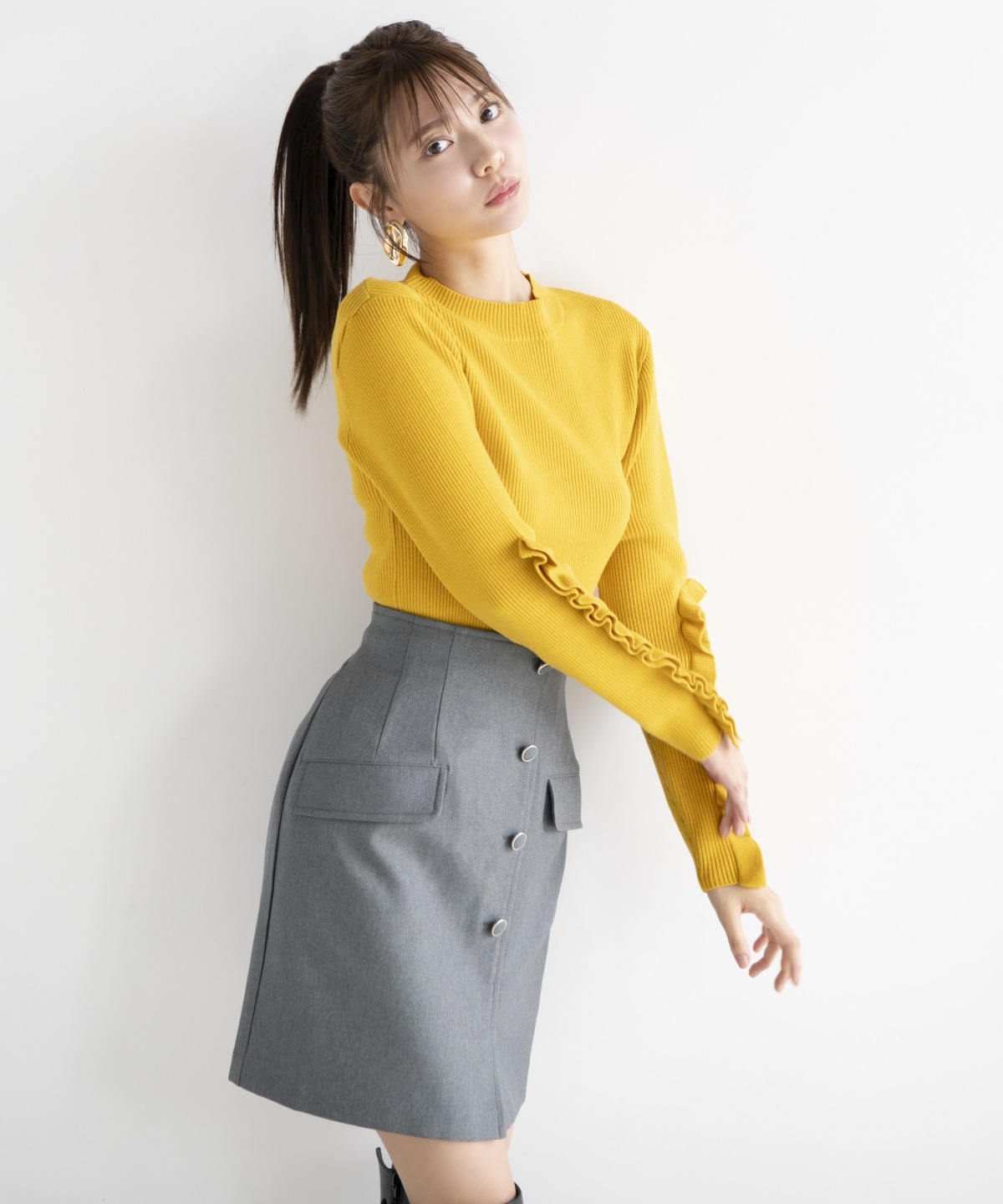 フラップミニスカート