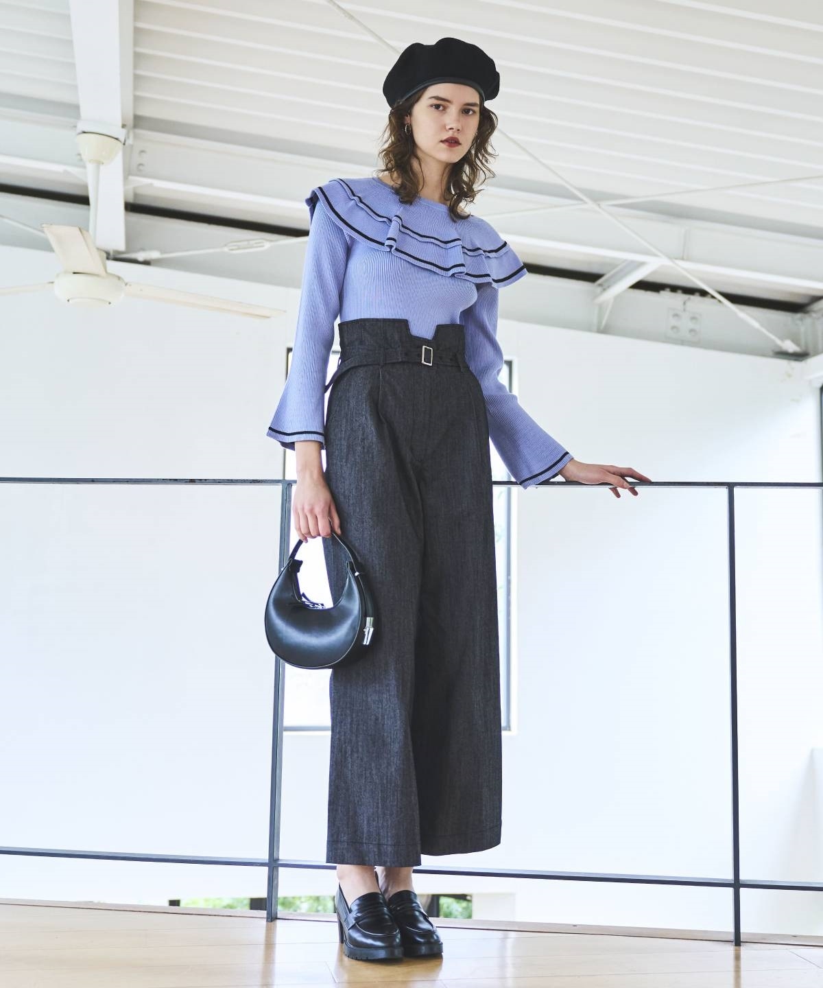 配色ケープフリルニット