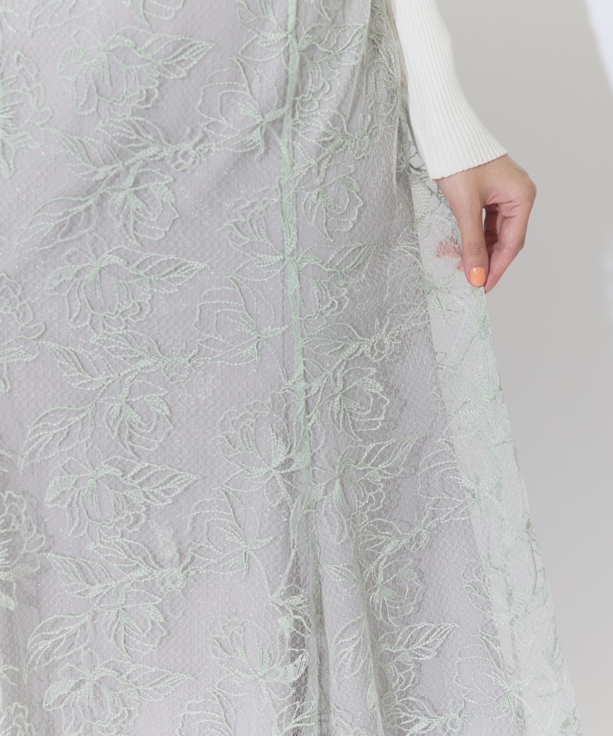 チュールヘムフローラルスカート