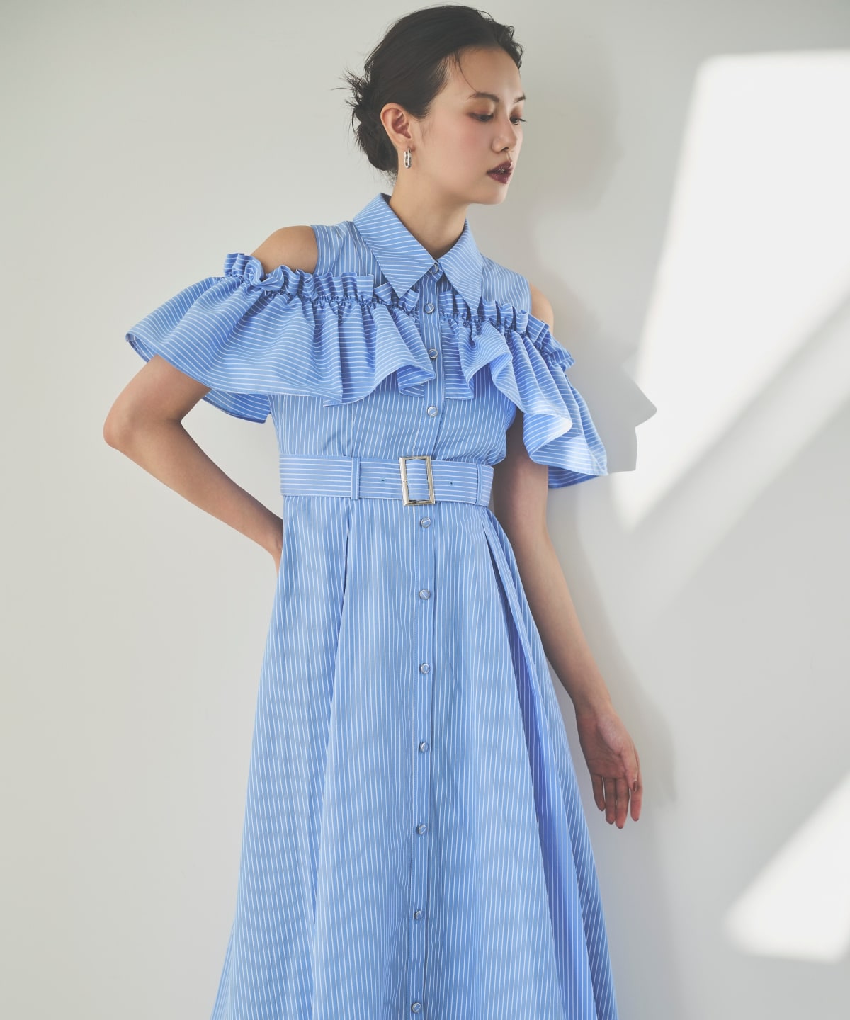 オープンショルダーストライプワンピース