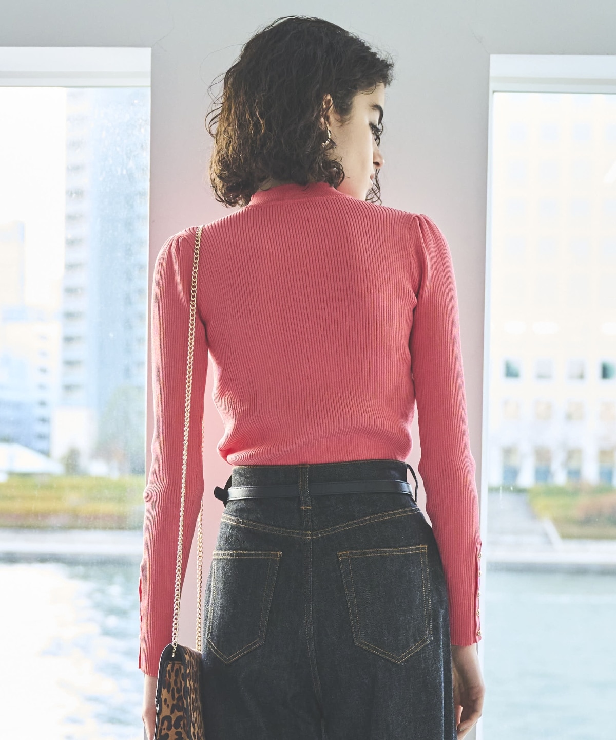 袖ボタンハイネックリブプルオーバー