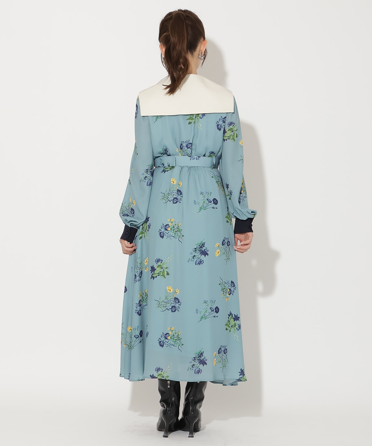 ドローイングフラワー配色襟長袖ワンピース