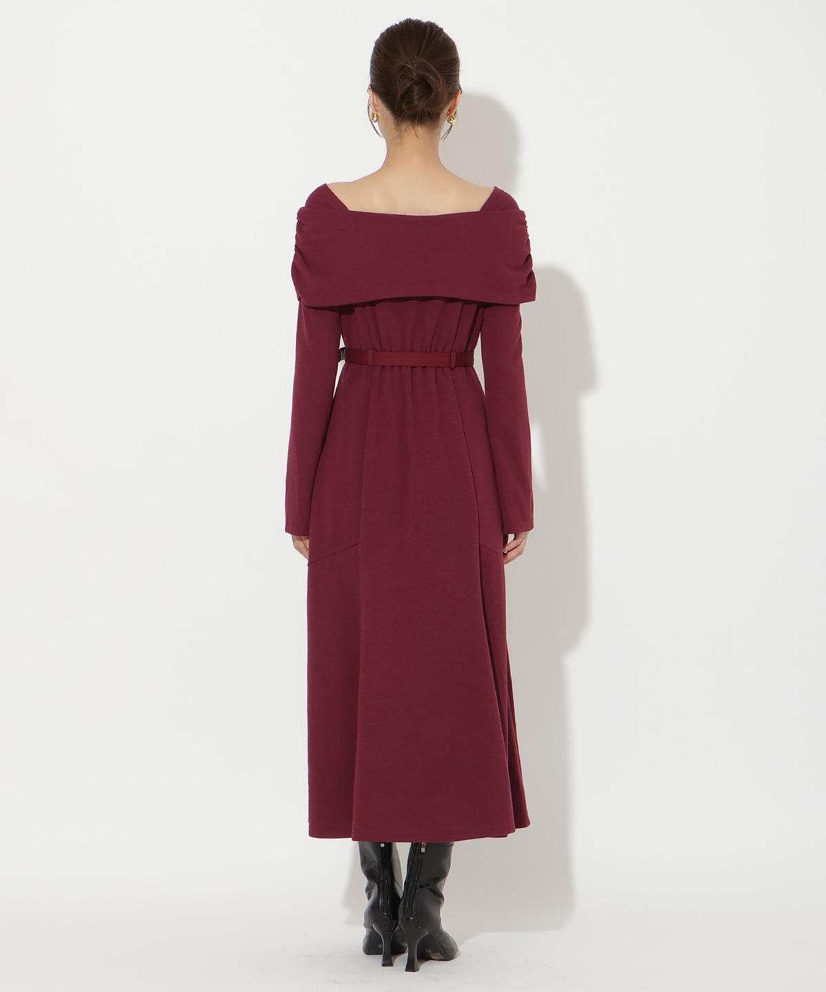 ベルト付きオフショルカットワンピース