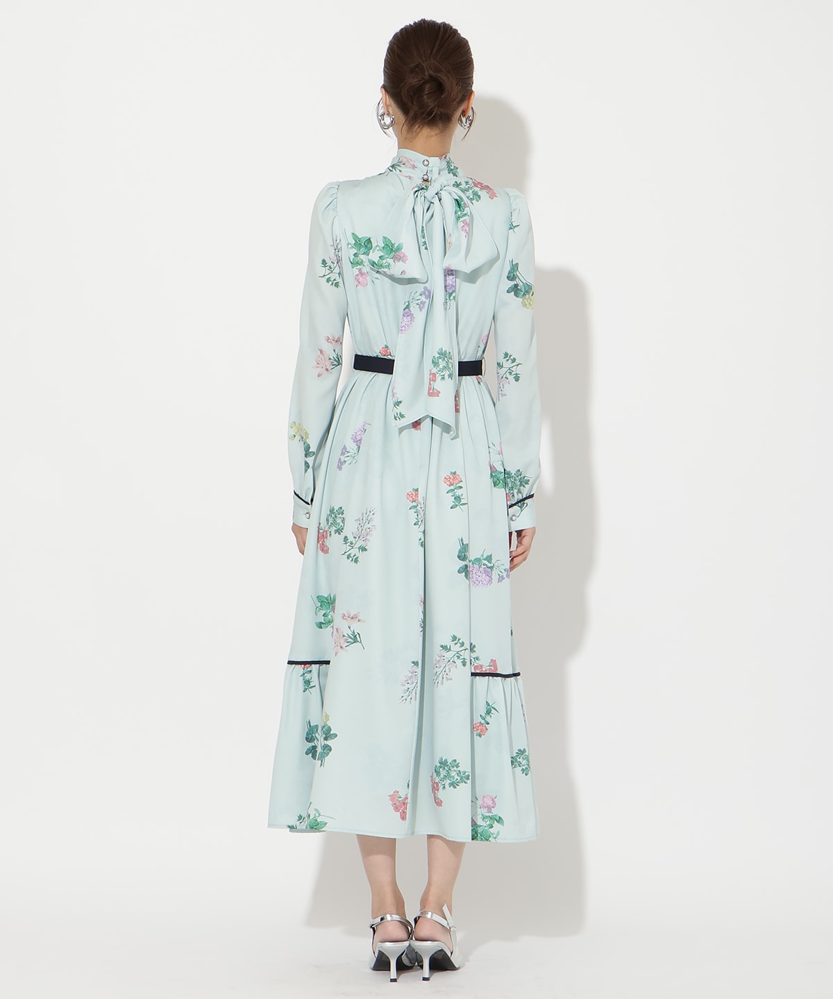 【先行予約受付中】クラシックフラワーワンピース