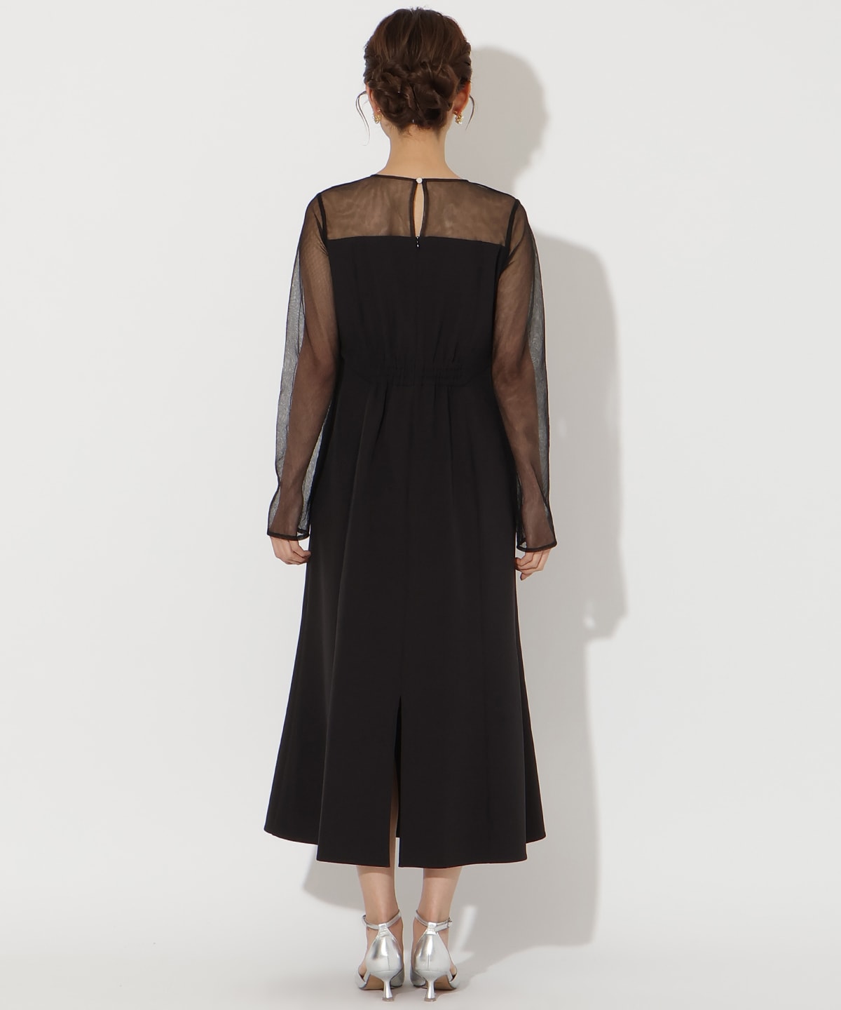 ボリュームフリルドレス