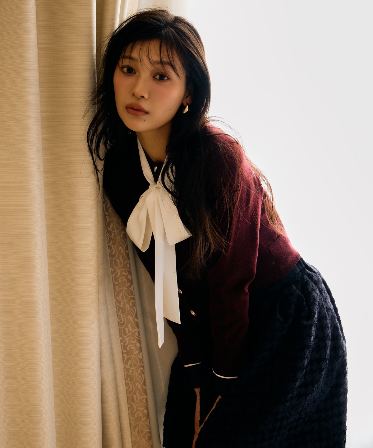 刺繍クルーネックカーディガン