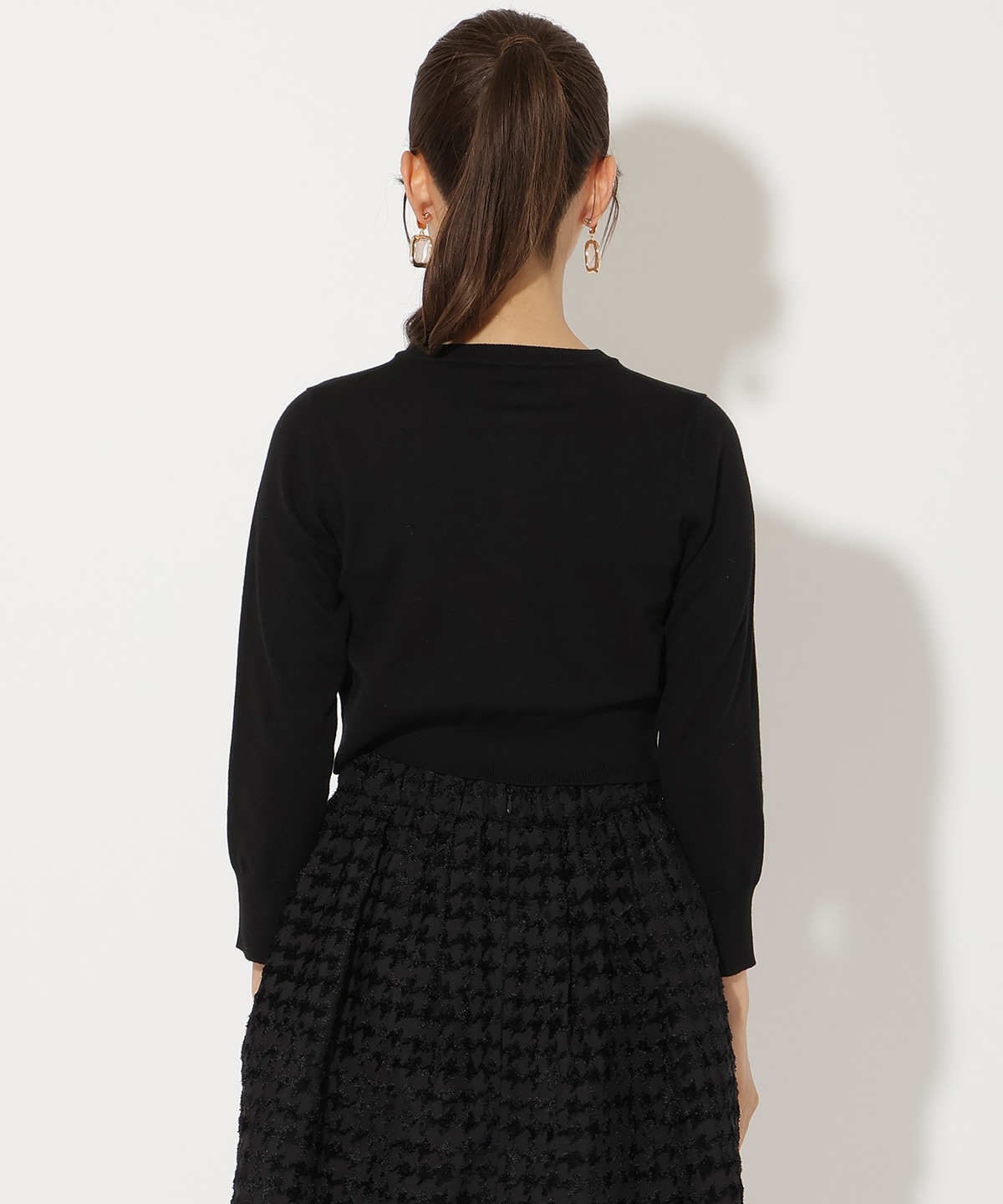 刺繍クルーネックカーディガン