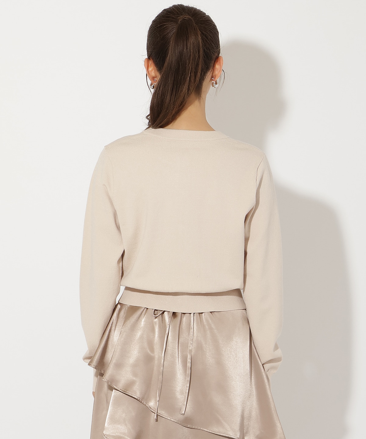 ビジューボタンクルーネックカーディガン